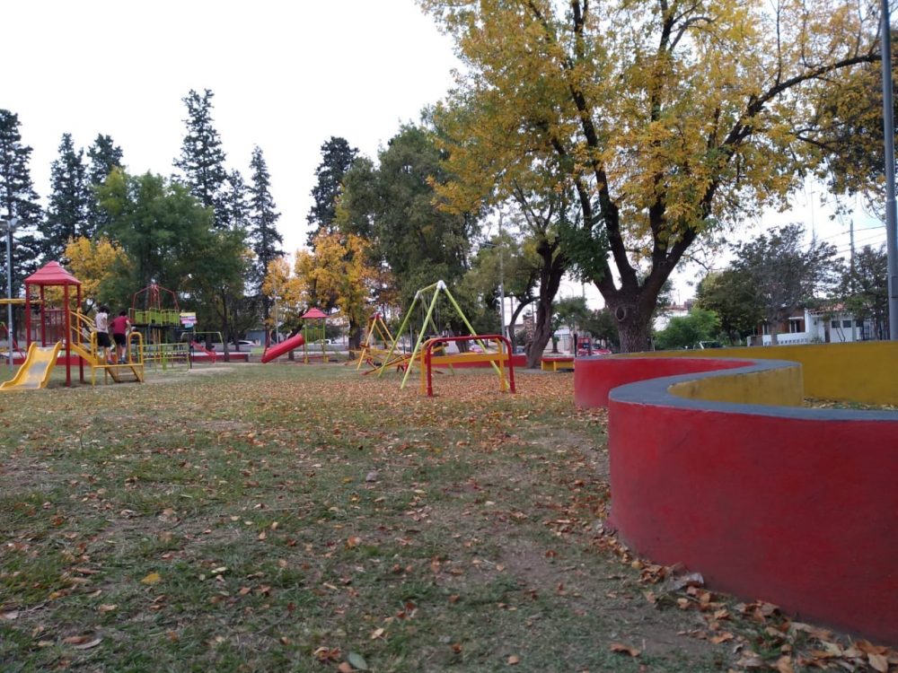clima nublado parque infantil otono - #ClimaAltaGracia: ¿y la primavera?