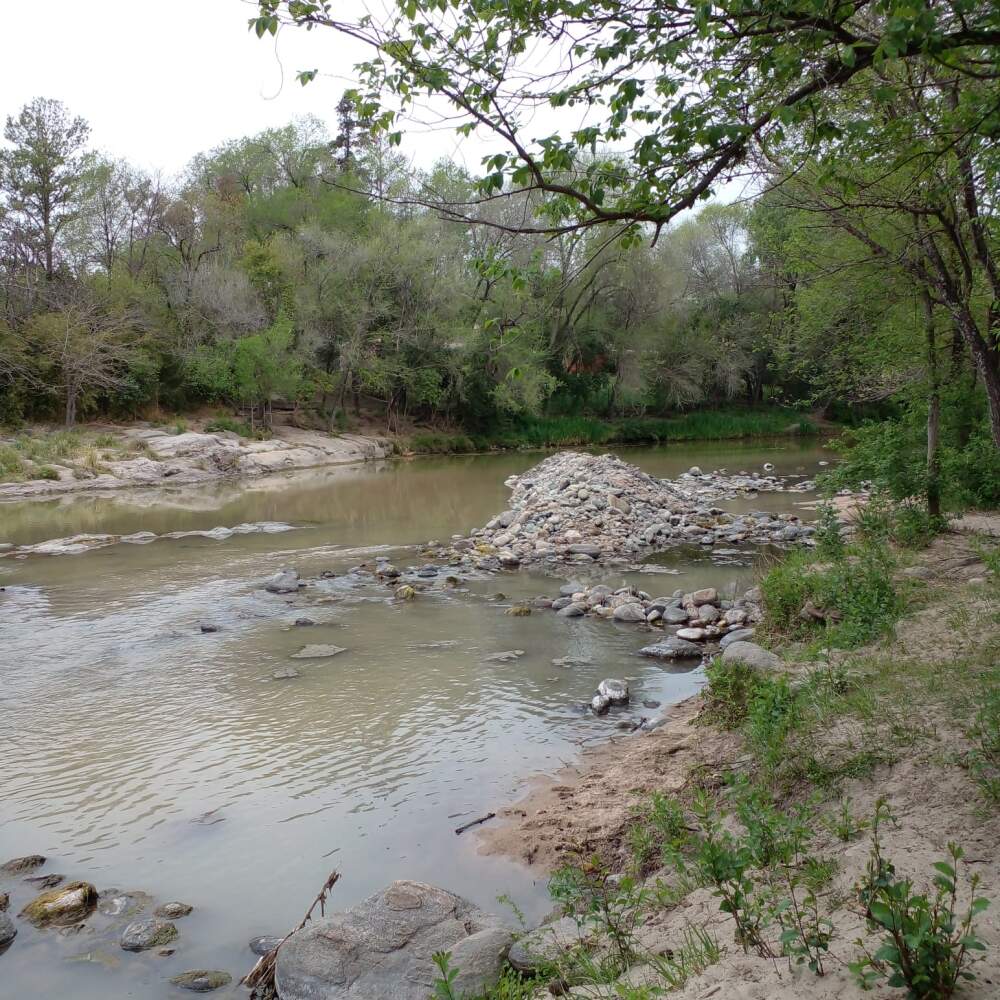 Villa Río: preocupación de vecinos por remoción de material del río VILLA RIO 1 - Villa Río: preocupación de vecinos por remoción de material del río