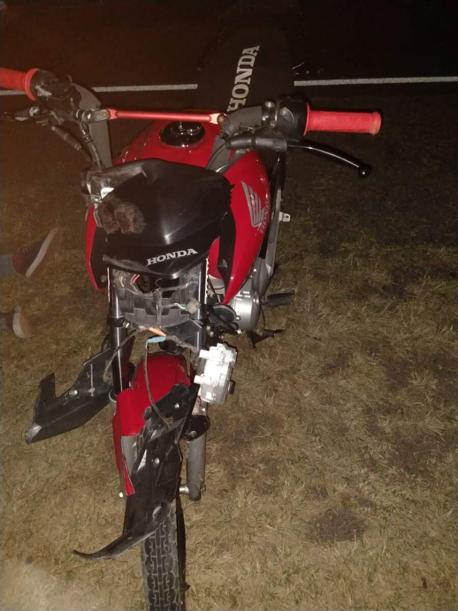 Tres motociclistas perdieron el control y cayeron al asfalto accidente tres motoss - Tres motociclistas perdieron el control y cayeron al asfalto