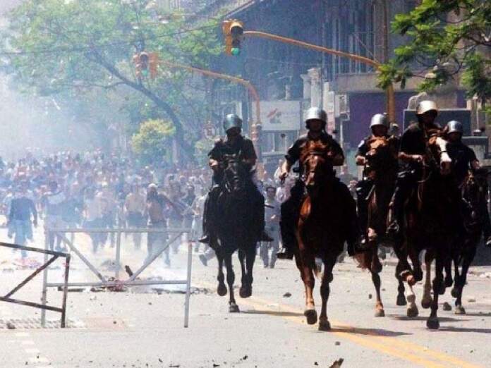 represion 2001