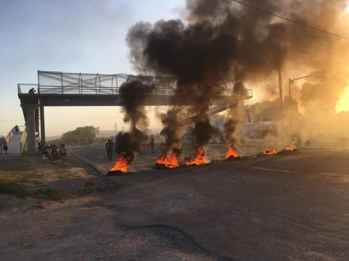 corte de ruta sin agua