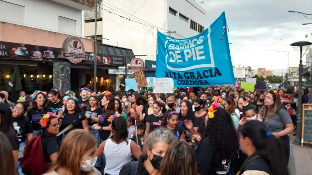 #8M: más de mil personas marcharon en Alta Gracia 8M 2 - #8M: más de mil personas marcharon en Alta Gracia