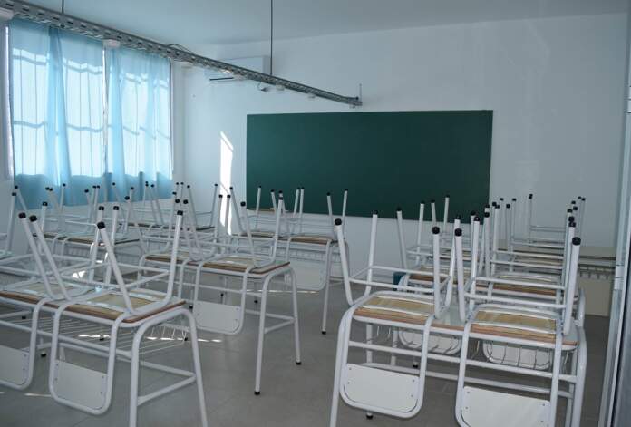 Aulas_LosCines3- cba - escuelas- aulas - vacias