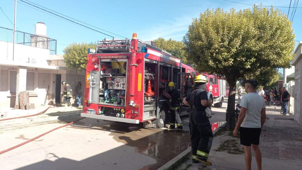 Se incendió un departamento en Despeñaderos WhatsApp Image 2022 03 14 at 18.17.43 - Se incendió un departamento en Despeñaderos