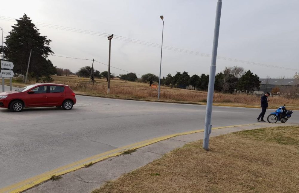accidente villa camiares - Un motociclista con lesiones leves tras un accidente