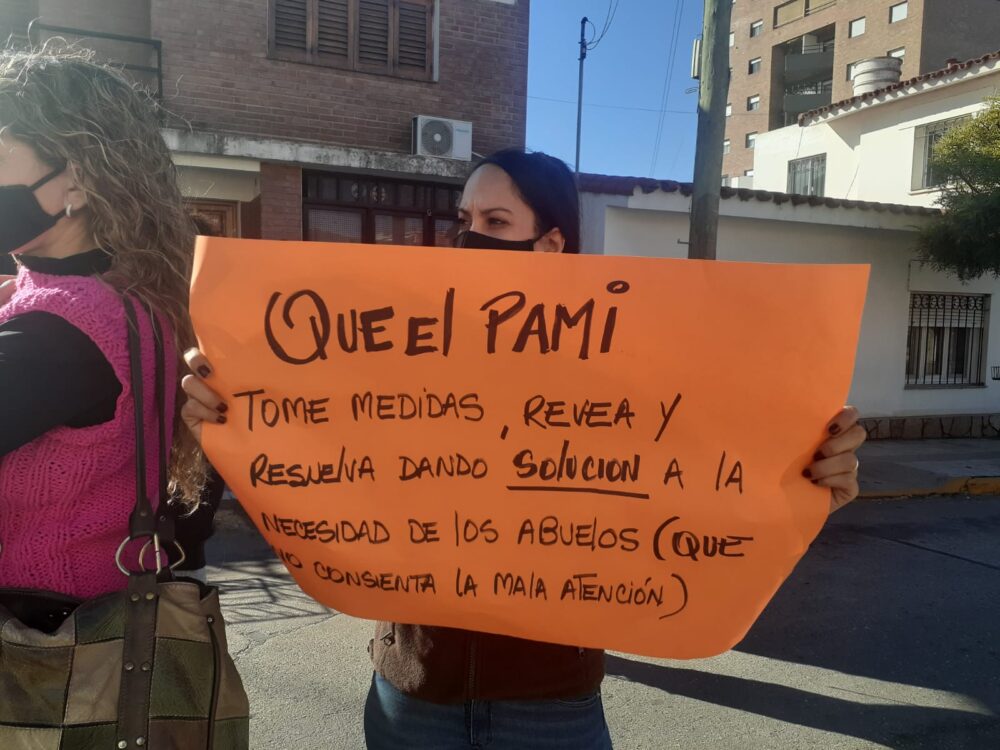 Pacífica concentración en el Sanatorio Alta Gracia por falencias en la atención sanatorio alta gracia manifestacion2 - Pacífica concentración en el Sanatorio Alta Gracia por falencias en la atención