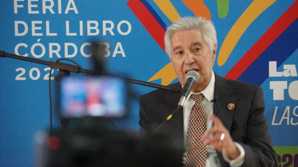pedro spinetti feria del libro - Presentaron un proyecto de una universidad en Alta Gracia