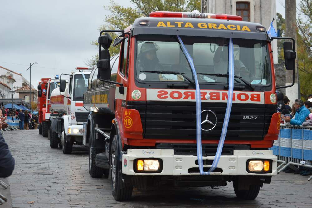 bomberos alta gracia desfile3 - Aniversario de Bomberos: como sería la caravana que realizarán esta tarde