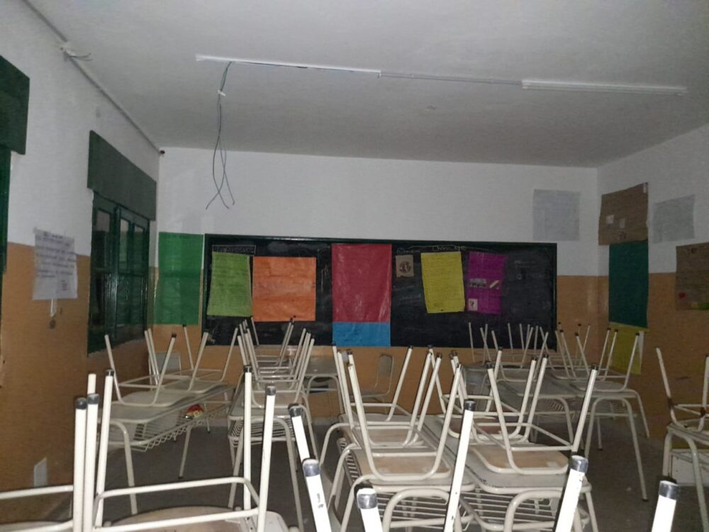 Por hechos de vandalismo en la escuela Anacleto Oviedo se pone en duda el dictado de clases esta semana proa 1 - Por hechos de vandalismo en la escuela Anacleto Oviedo se pone en duda el dictado de clases esta semana