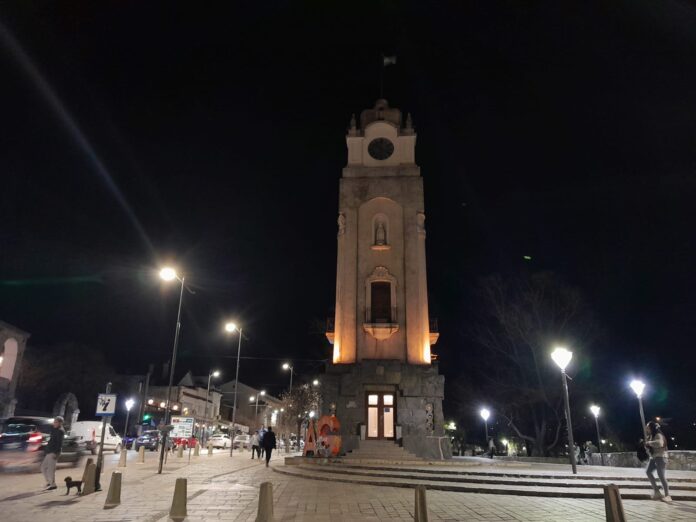 tajamar noche reloj publico