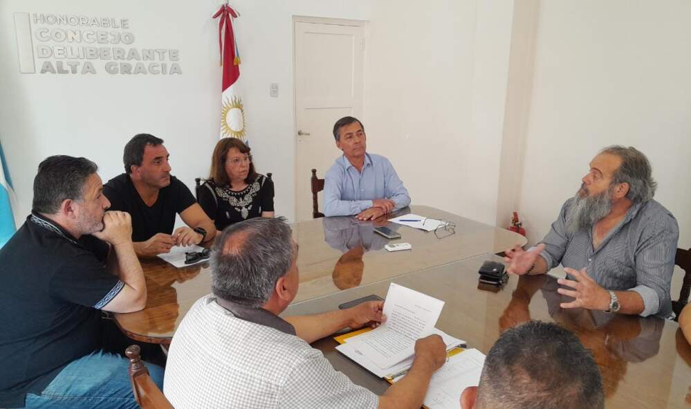 Miembros del Sindicato de Choferes de Taxi se reunieron con concejales de Alta Gracia WhatsApp Image 2022 11 08 at 14.45.04 - Miembros del Sindicato de Choferes de Taxi se reunieron con concejales de Alta Gracia