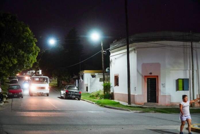 barrio general bustos iluminacion