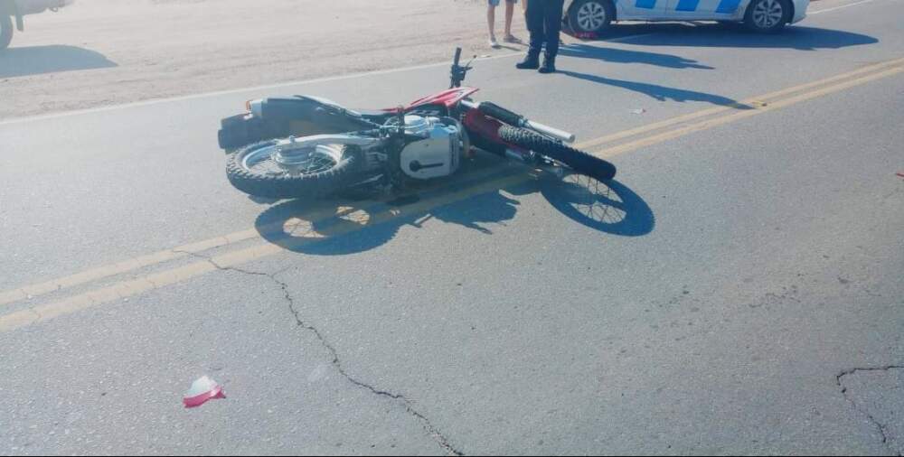 WhatsApp Image 2023 01 19 at 13.32.00 1 - Un motociclista sufrió una fractura tras un accidente