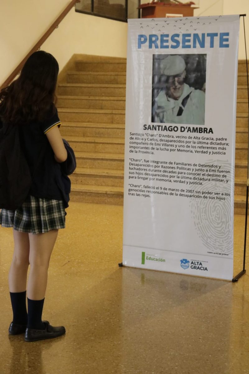 Memoria: alumnos vieron "Argentina, 1985" en el Cine Monumental memoria estudiantes alta gracia 1 - Memoria: alumnos vieron "Argentina, 1985" en el Cine Monumental
