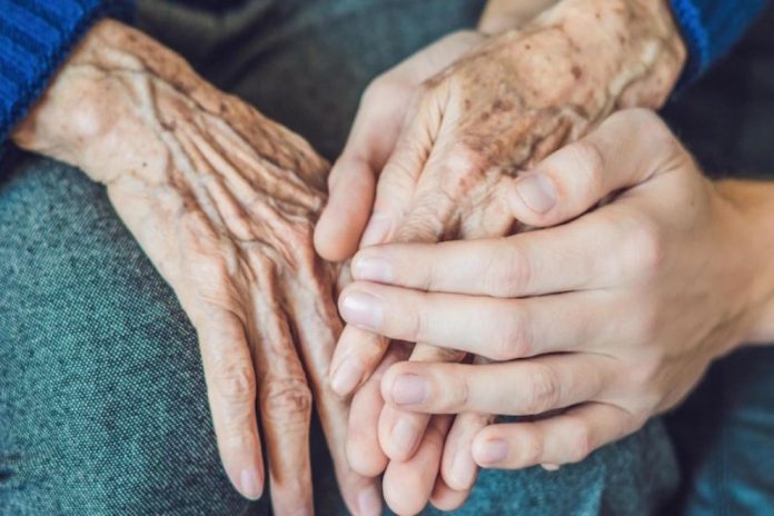 adultos mayores contencion