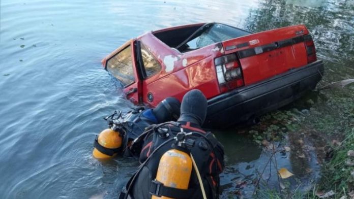 rescate-auto-duna-lago-san-roque