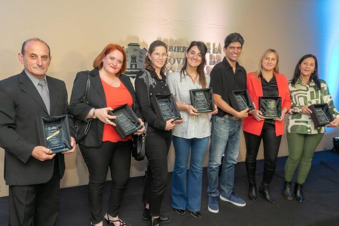 375974024_250367021320561_6123953942826936299_n