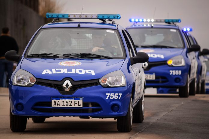 patrullero policia ilustrativa operativo