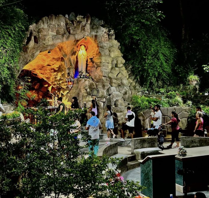 virgen de lourdes 2024