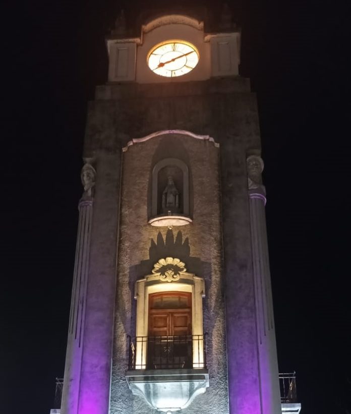 reloj violeta