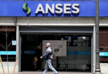 Motosierra sin fin: el Gobierno desvinculará a 2.500 empleados de Anses desde el lunes