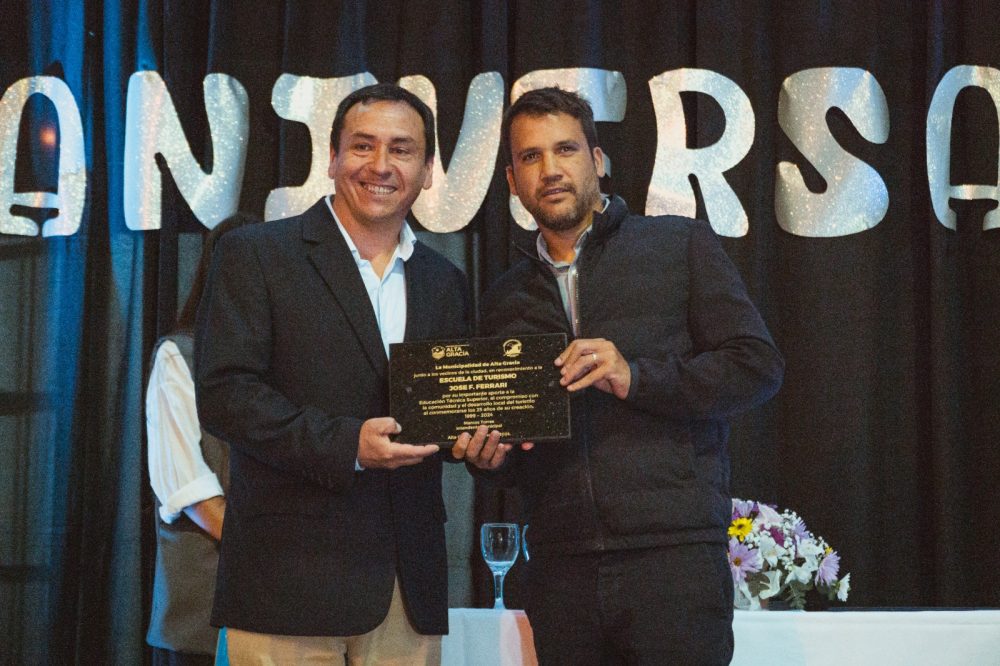 La Escuela de Turismo, José F. Ferrari, cumplió 25 años aniversario escuela de turismo - La Escuela de Turismo, José F. Ferrari, cumplió 25 años