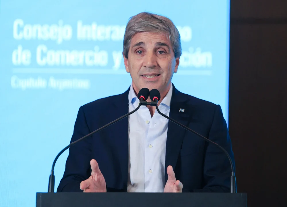 caputo - La furia de Caputo contra un periodista que le preguntó sobre sus dólares en el exterior