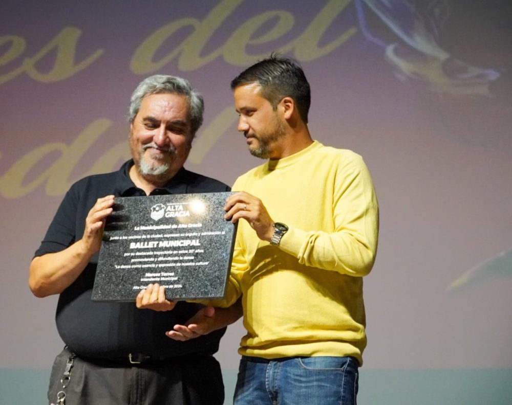 Emotivo homenaje por los 20 años del Ballet Municipal WhatsApp Image 2024 11 19 at 11.48.43 - Emotivo homenaje por los 20 años del Ballet Municipal
