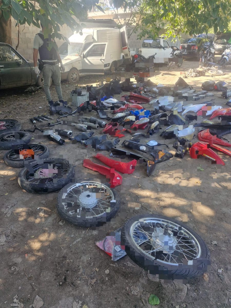 Secuestro de motos y partes de vehículos en un allanamiento WhatsApp Image 2025 03 07 at 18.34.03 - Secuestro de motos y partes de vehículos en un allanamiento