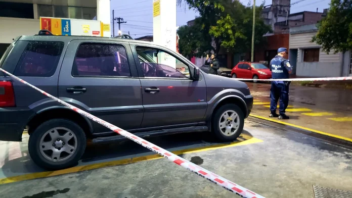 hombre muerto estacion de servicio