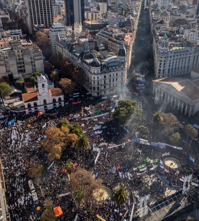 plaza de mayo con cristina
