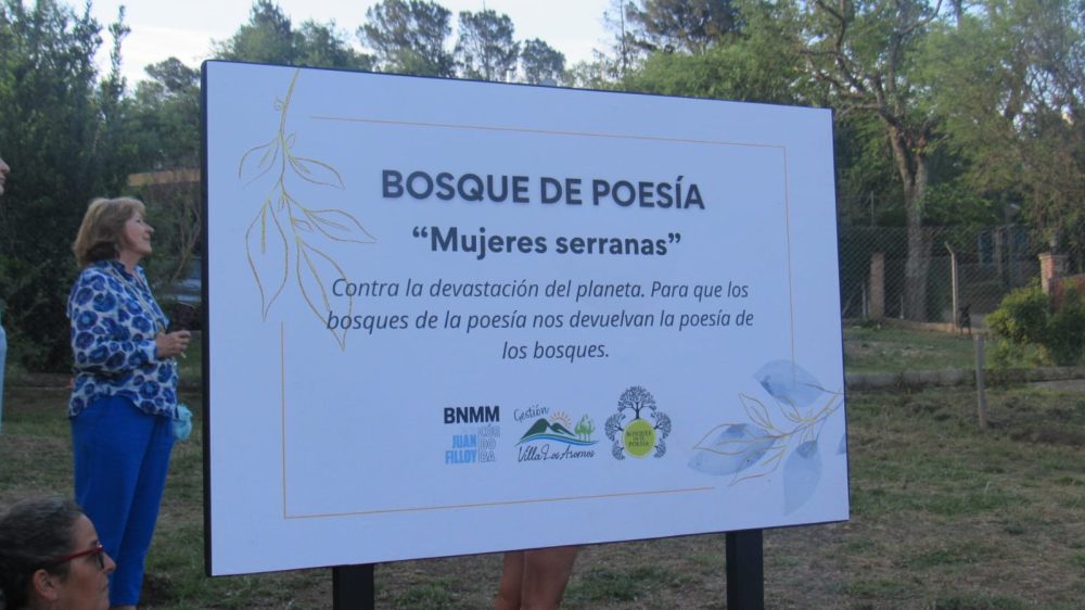 Villa Los Aromos inauguró el primer Bosque de la Poesía de Santa María: “Mujeres Serranas” WhatsApp Image 2025 10 20 at 15.33.02 - Villa Los Aromos inauguró el primer Bosque de la Poesía de Santa María: “Mujeres Serranas”