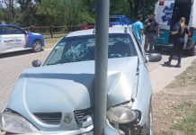 Choque en Cadena en El Golf: un Renault Megane colisionó con un poste