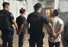 Detienen a dos personas tras ser sorprendidos robando en una vivienda