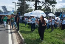 Córdoba: gremios estatales protestaron en el ingreso a Jesús María