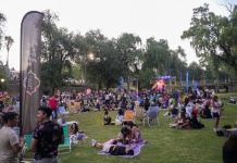 Peñazo de Carnaval en la Costanera del Arroyo e intervenciones urbanas durante el finde largo