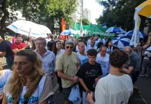 Multitudinaria marcha gremial contra la reforma laboral en Córdoba