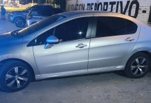 Detienen a un hombre y secuestran un automóvil tras un intento de hurto