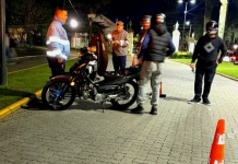 Secuestro de tres automóviles y seis motocicletas en controles de tránsito en zona del Alto