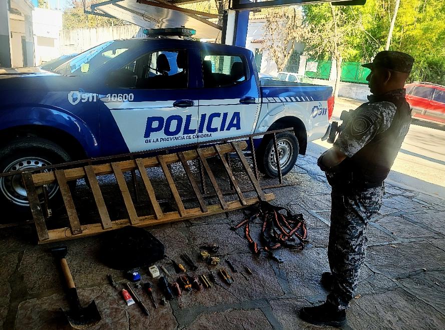 Dos detenidos en Alta Gracia por dañar infraestructura de EPEC y realizar conexiones clandestinas WhatsApp Image 2026 05 20 at 16.37.24 - Dos detenidos en Alta Gracia por dañar infraestructura de EPEC y realizar conexiones clandestinas